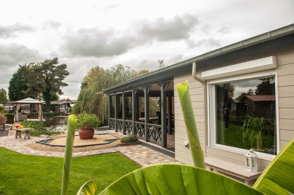 Prachtige Chalet Wabi Sabi Aan Het Water! เกล ภายนอก รูปภาพ