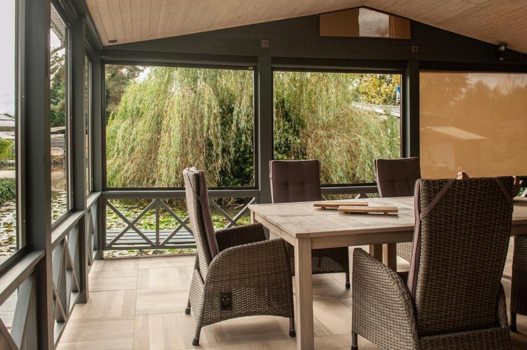 Prachtige Chalet Wabi Sabi Aan Het Water! เกล ภายนอก รูปภาพ